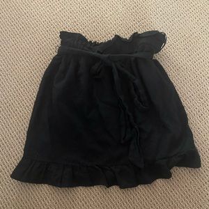 Black skirt with tie